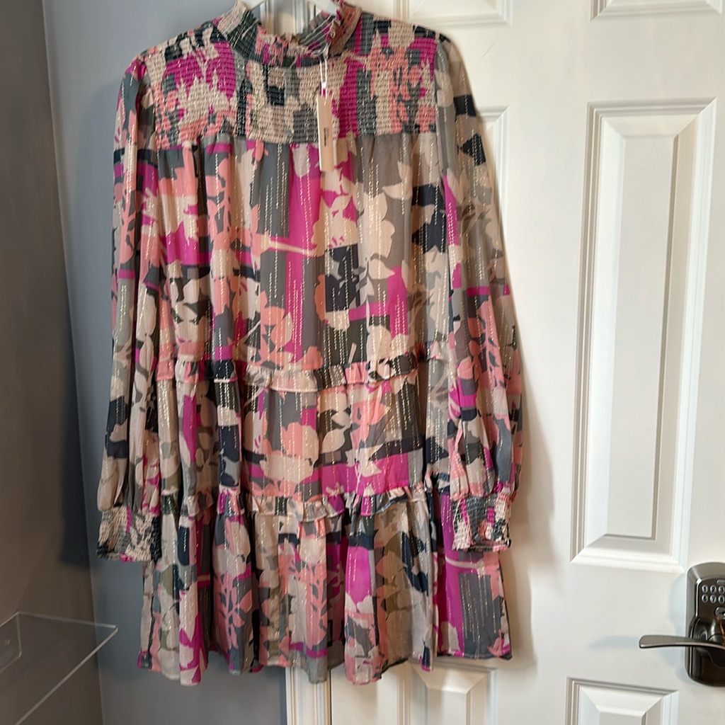 Beautiful Floral Shift Dress By Fate Size Large